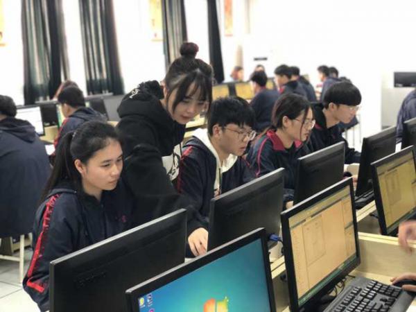 1205以研促教，助力新教師成長——記信息系計算機教學示范課-曹微戴美玉3_副本.jpg