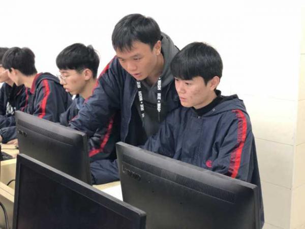1205以研促教，助力新教師成長——記信息系計算機教學示范課-曹微戴美玉2_副本.jpg