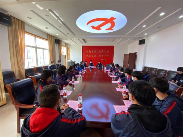 0308“踐行雷鋒精神，爭做紅船青年”——秀水中專經(jīng)貿(mào)系志愿者活動報道-劉林華1_副本.jpg